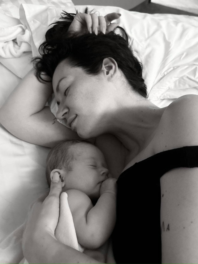 Ида Галич поделилась трогательным снимком своей трехм...