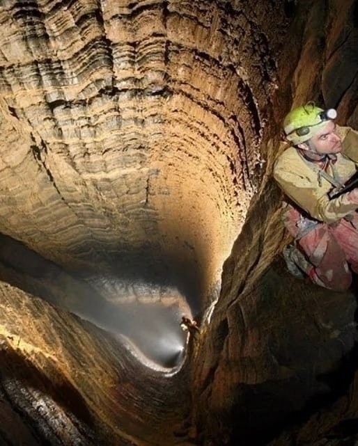 Пещера имени Верёвкина — самая глубокая в мире! Она ра?...