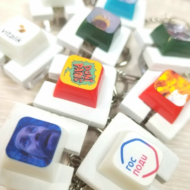 НОВИНКИ✨
Анти стресс кнопочки с разными смешными кар?...