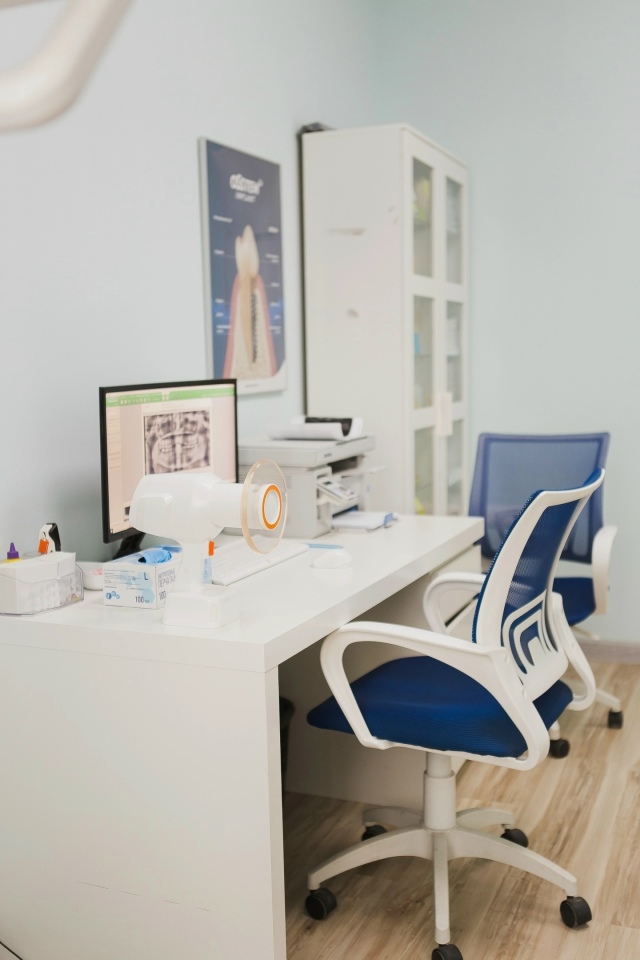 Скидка -50% на профессиональную гигиену полости рта за 1....