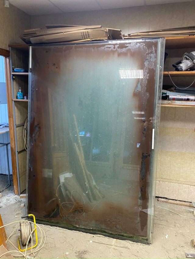 Отдам бесплатно стекла 160х220 см, 10 шт. Самовывоз.