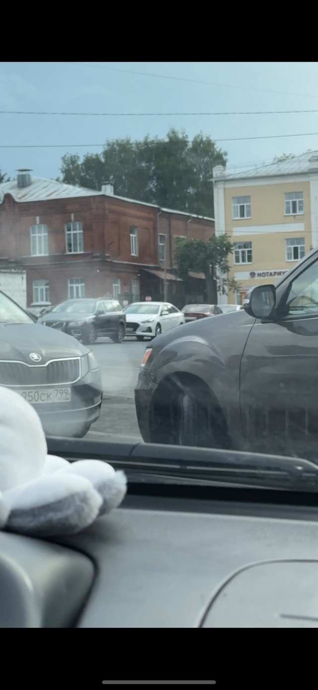 Анонимно.
Владелец Шкоды 950СК799 Вам притер бампер с лев?...