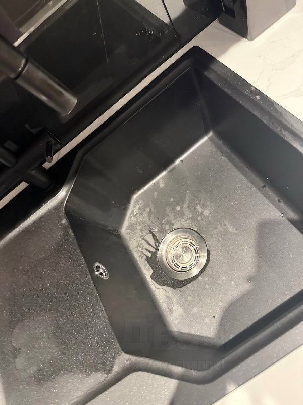 Омский боец ММА сломал жене нос из-за «плохо вымытой» раковины
Она вышла за него через два месяца п