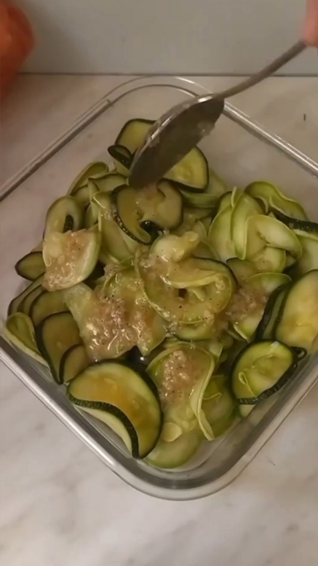 Супер рецепт - маринованные кабачки, которые вы ещё точ...