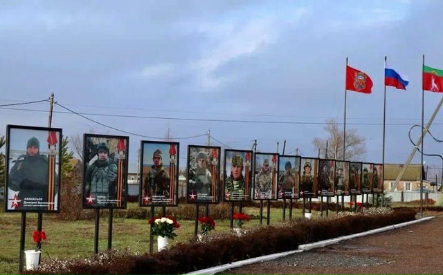 В Красногвардейце открыли Аллею Славы
В поселке Красн...