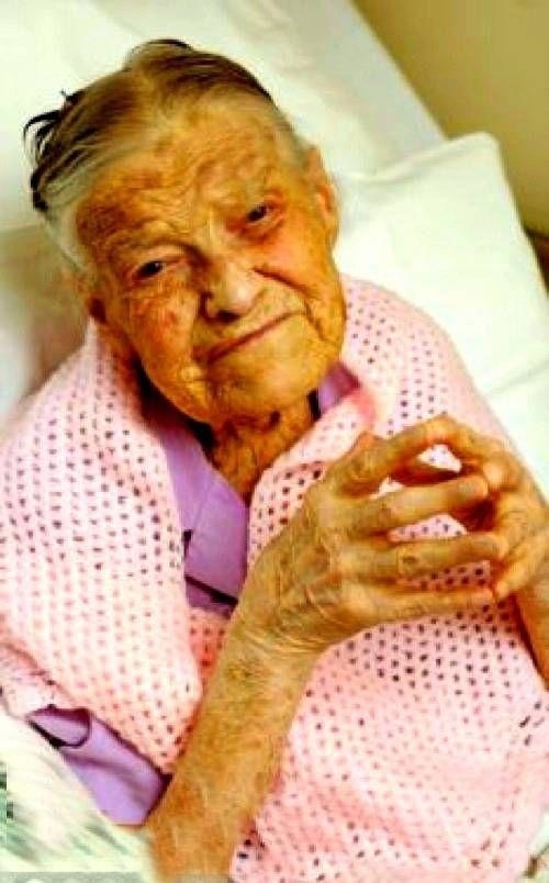 Шотландке Кларе Мидмор 105 лет и она является самой стар...