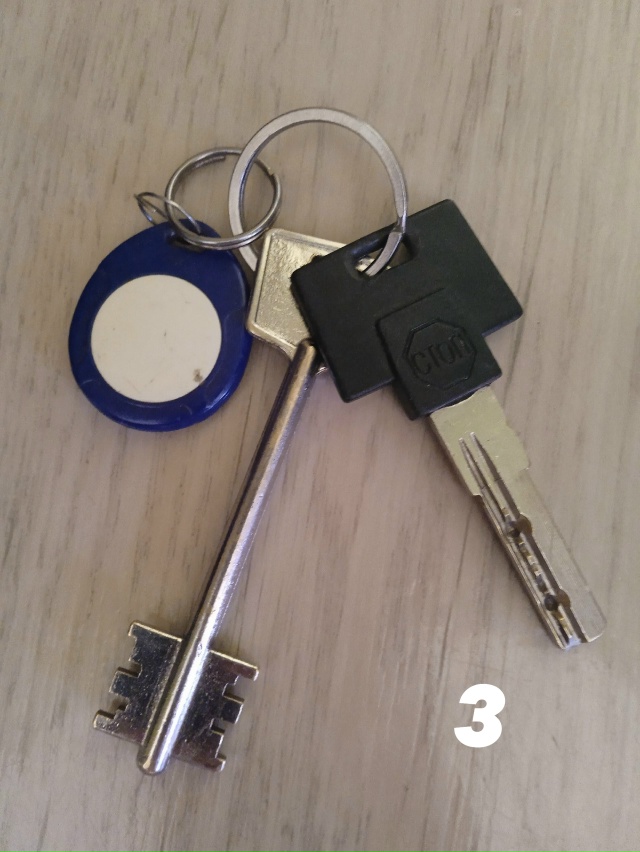 Потеряшки/находки:
1) Потерян смартфон Samsung в коричнево...