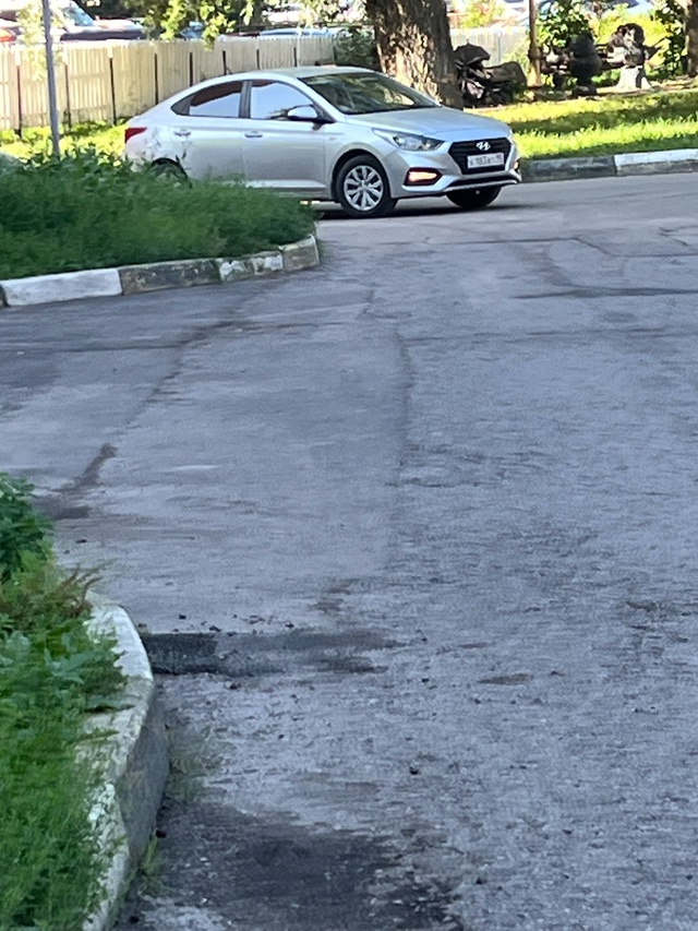 С балкона выпала кошка вышел ее найти а этот чудик-чуда...
