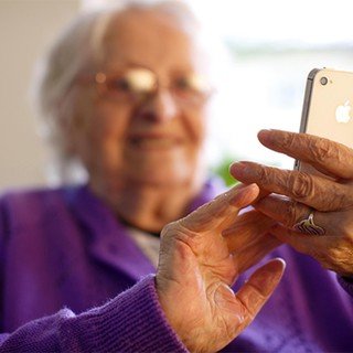 Психологи предупреждают: игнорирование открыток и соо...