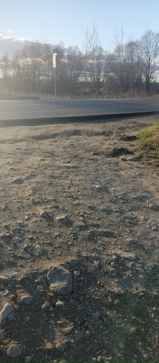 Д. Слапи, съезд на ул. Хуторская с трассы.
Делают дорогу,...