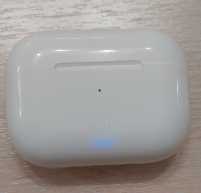 Найдены наушники в белом боксе ( район Лицея #1). Пишите ?...