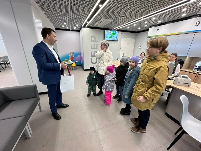 В Десногорске открылся обновлённый офис Сбера
Обнов?...