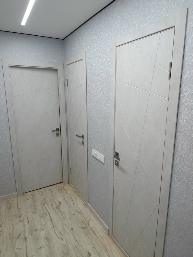 📌Ознакомиться с ассортиментом дверей можно в магази...