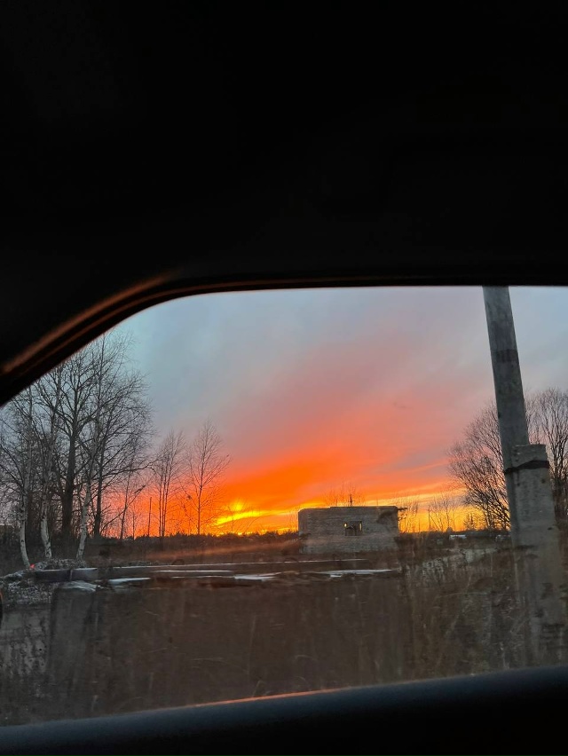 Нереально красиво 🌅
#Я_тебя_видел@podslushano_velsk