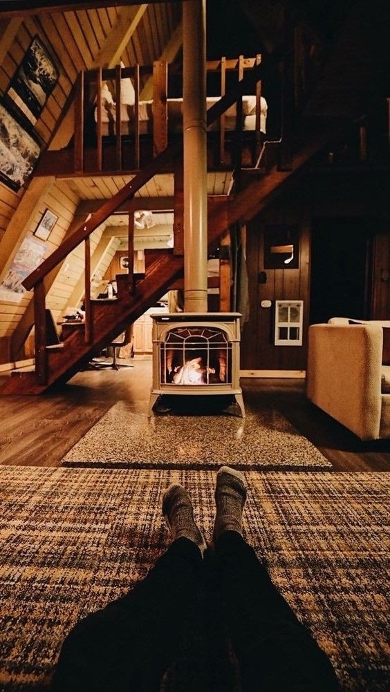 Совсем скоро мы укутаемся в пледы, разожжём камины и бу...