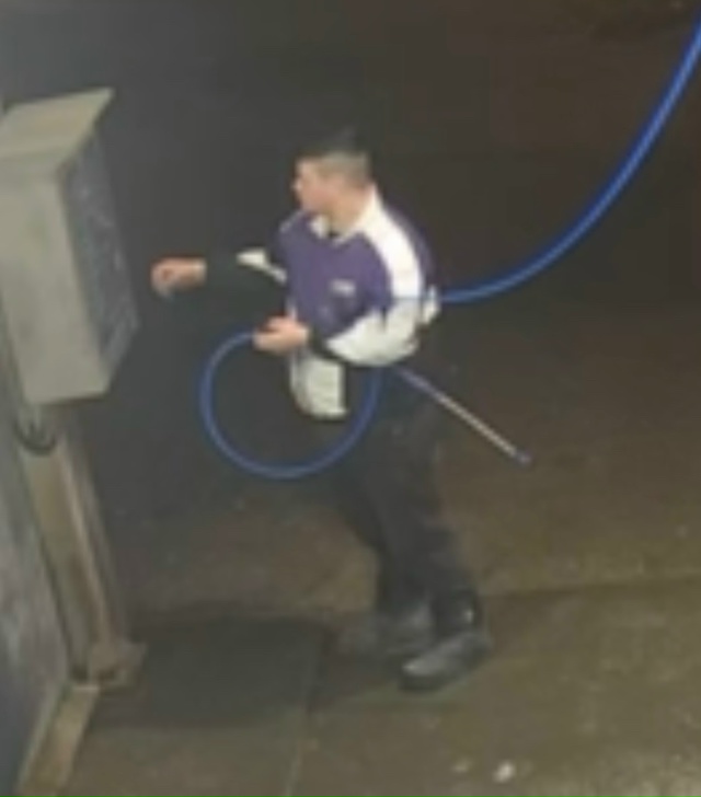 Дружок пирожок. Выйди со мной на связь.
Или кто его знае...