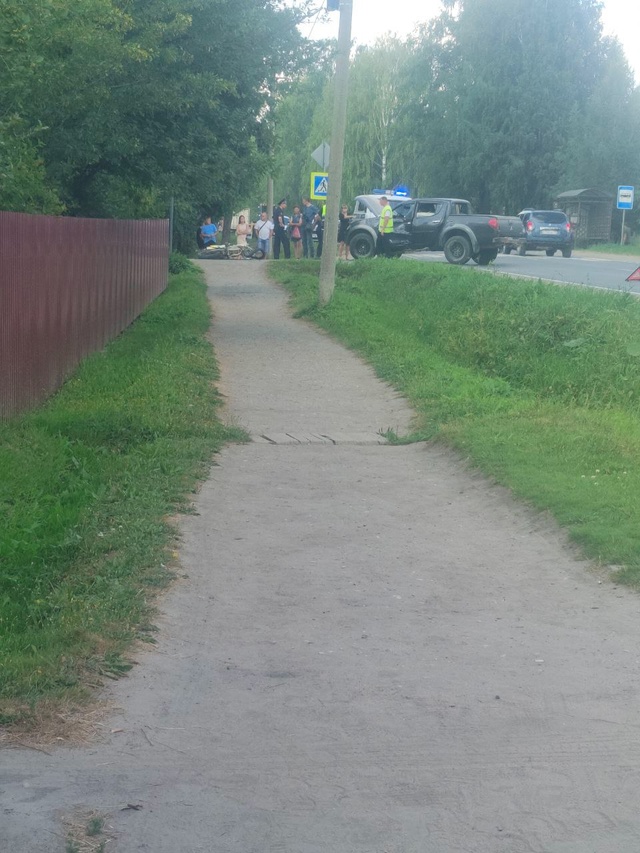 Ужас..погиб парень на мотоцикле. Не гоняйте, ребята. .Те?...