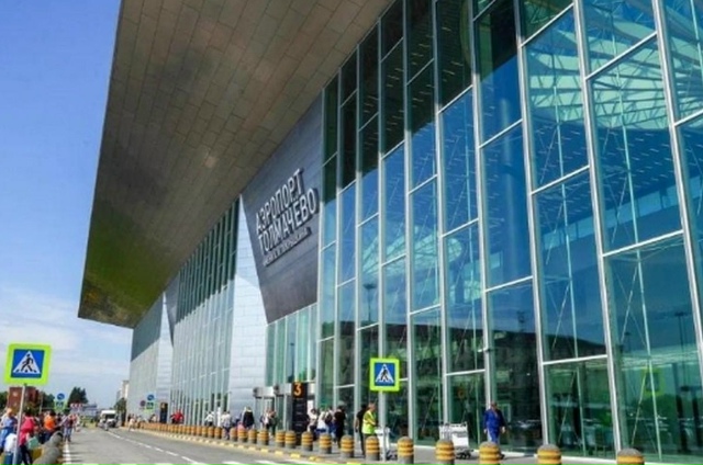 Шecть peйcoв зaдepживaютcя c пpибытиeм в нoвocибиpcкий aэpoпopт
У?...