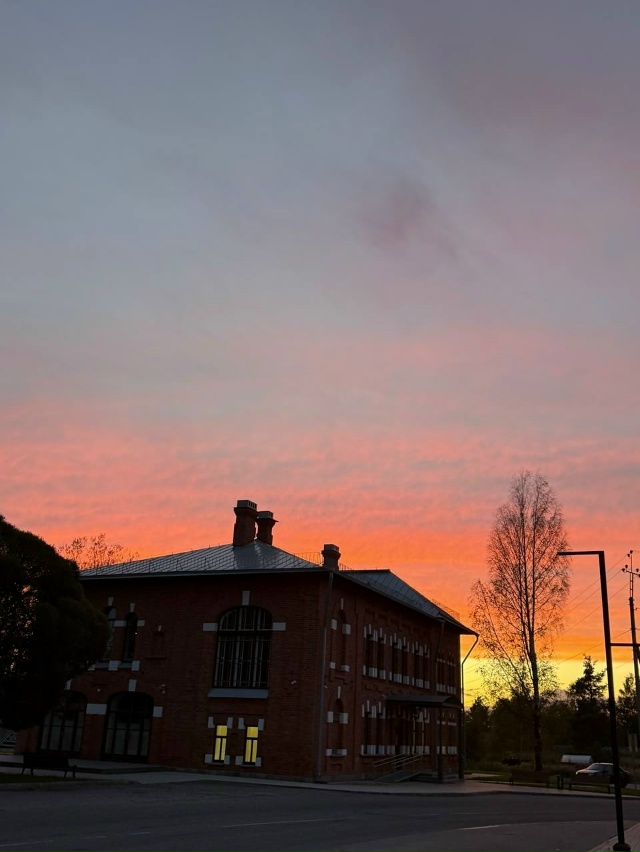 Окуловка, Новгородская область.
Путь в глухомань, день...