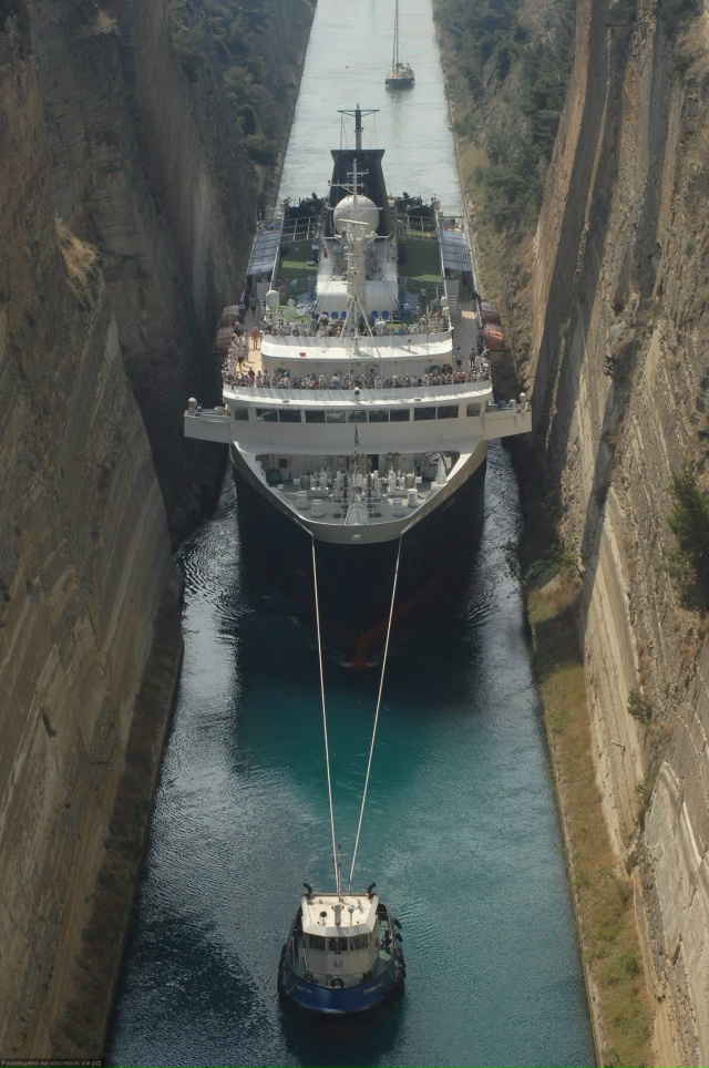 🌍 Коринфский канал, Греция
Одно из самых впечатляющи?...