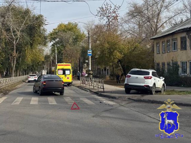 ❗️ В Самаре женщина на Hyundai Creta проехала на красный све...