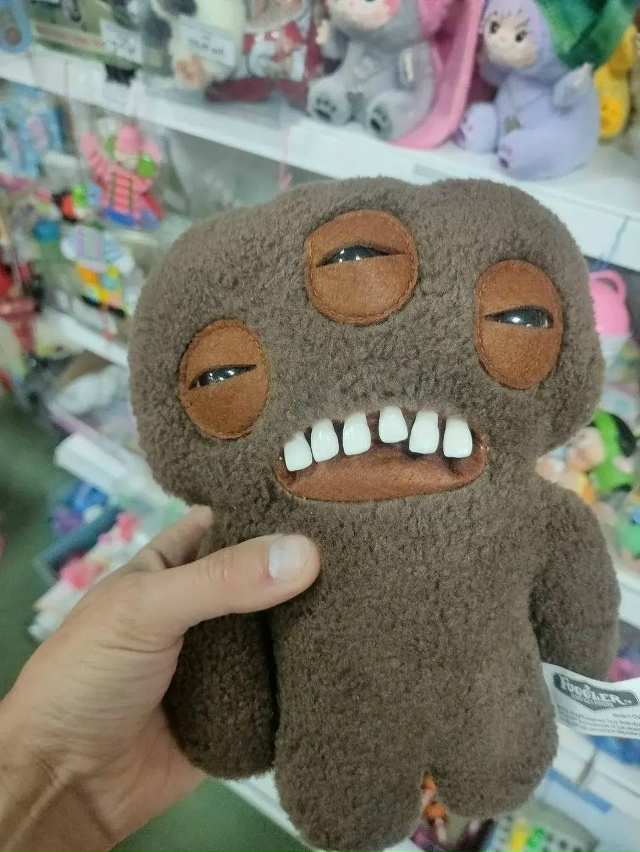 Этo для когo такие игpyшки выпуcкaют? Явнo не для детей