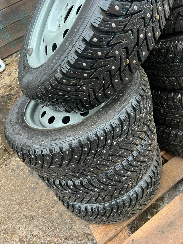 R14 4×98
Продам новый комплект зимних колес (пробег 5 тыся...