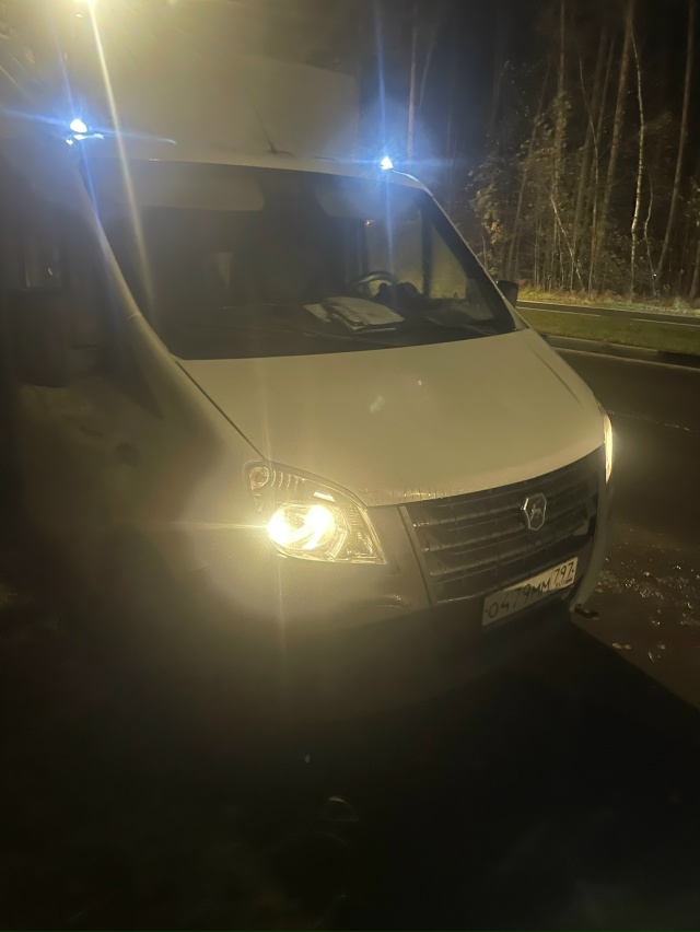 Выключи свет водитель , завтра не заведешься , стоянка ?...