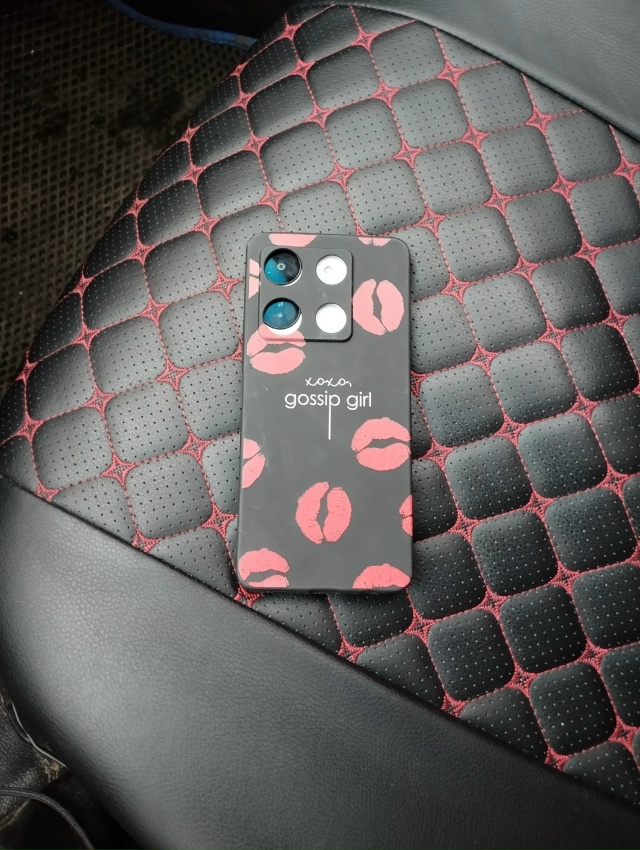 Оставлено телефон в такси