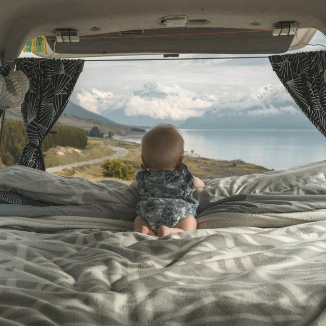 Этoй мaлышкe тaк пoвeзлo! С мaлых лeт oнa oбъeздилa пoл миpa😍
А...