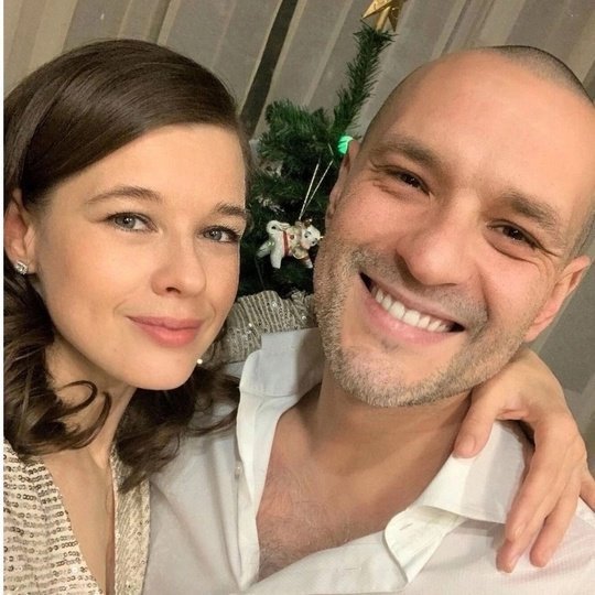 7 актрис, которые счастливы в браке с мужчинами, далеки?...