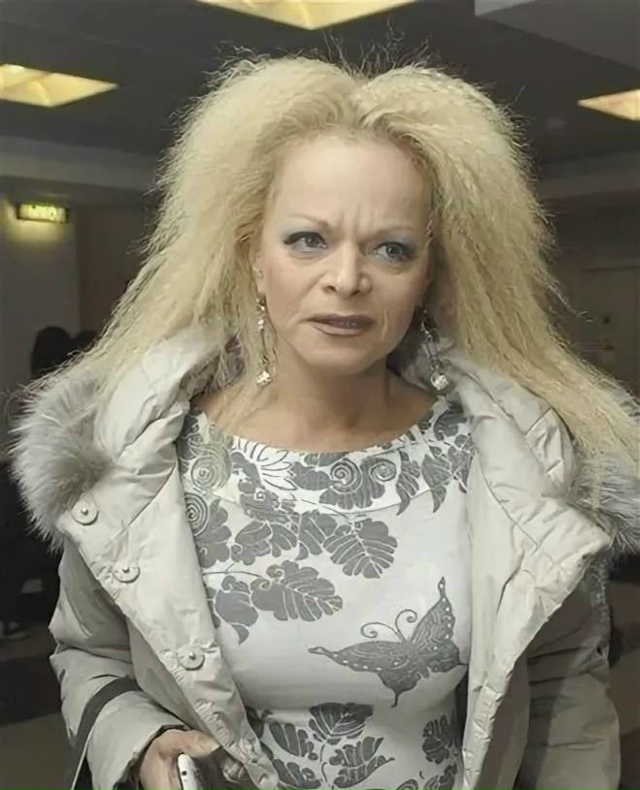 Три тысячи семей оставили без квартир и денег пенсионе...