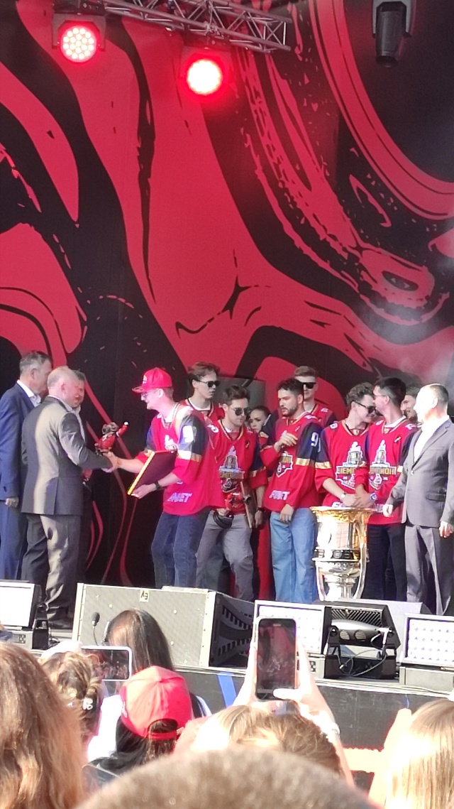 Кто чемпионы? Мы - чемпионы!!!🚂🐻🏒🏆🎉 Чествование ко?...