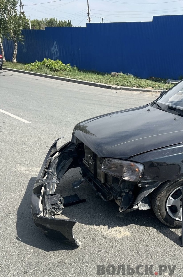 🚨 В Вольске 17-летний водитель питбайка покалечился в ?...