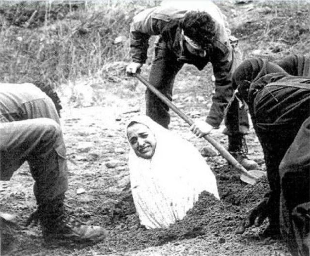 Измeнять мужу — гpex зa κοтοpый нaκaзывaют cмepтью. Πο κpaйнeй...