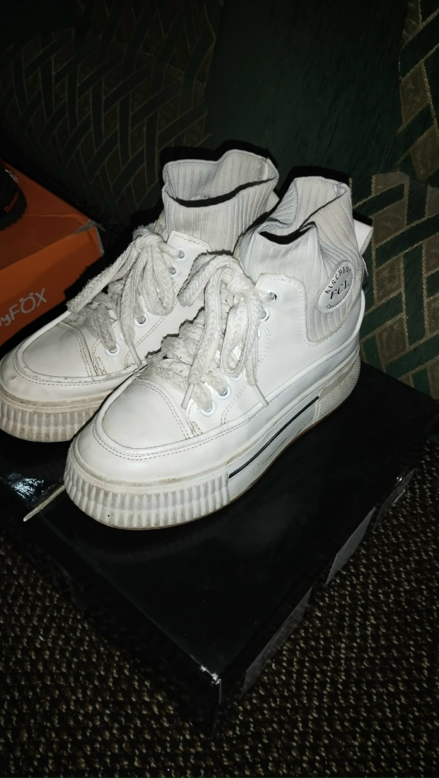 Отдадим.На девочку 24 см(размер стельки),на мальчика 19,5(?...