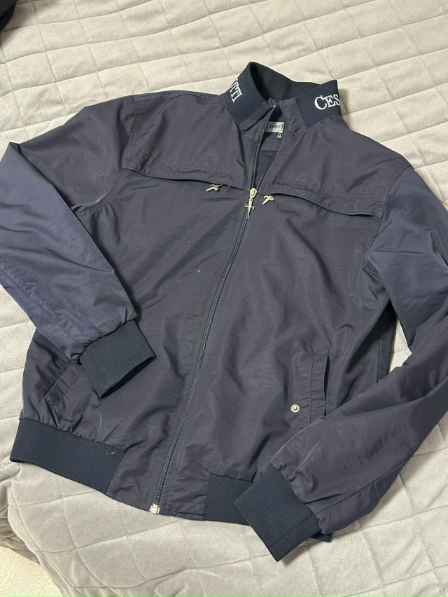 Отдам мужские куртки демисезон и ветровка.Размер 46-48.Н?...