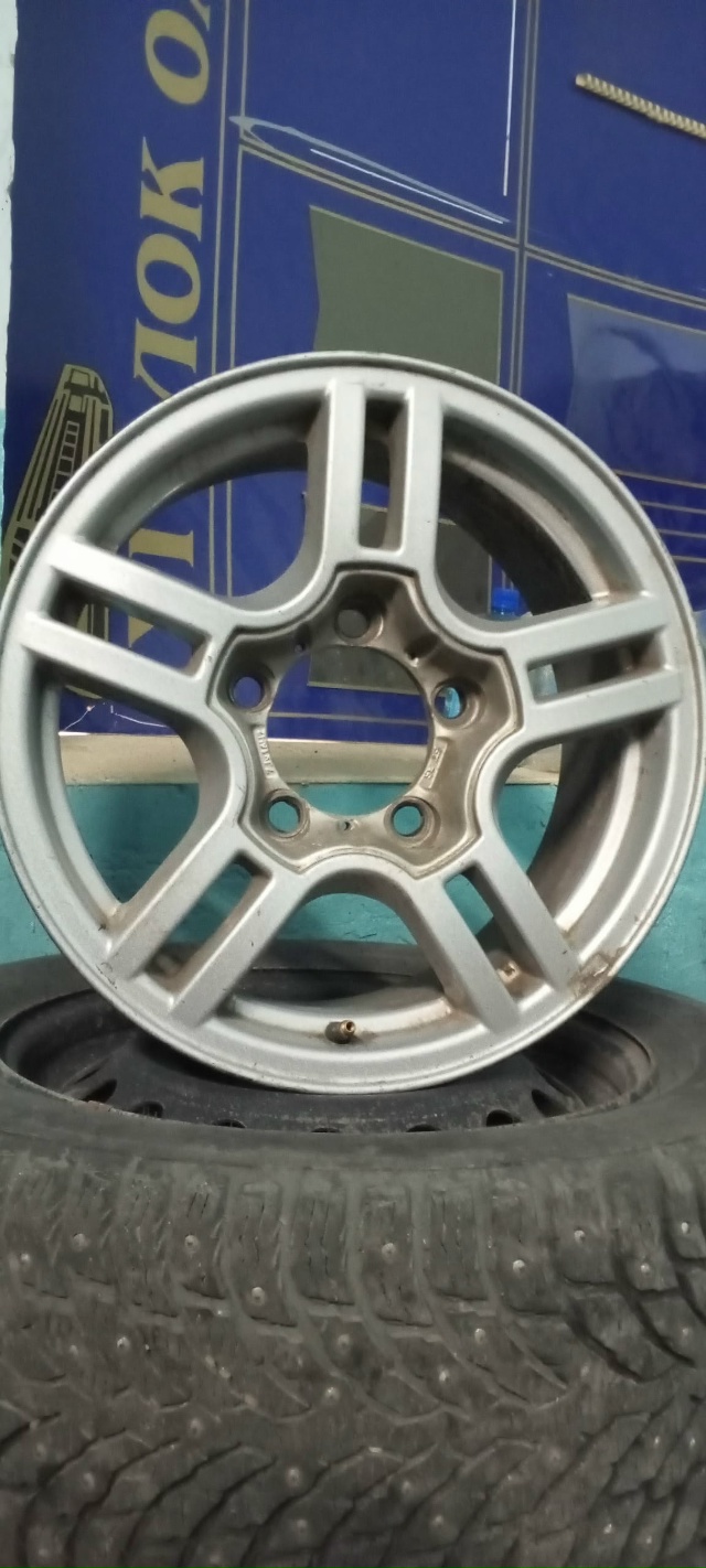 Есть у кого такой диск на 16