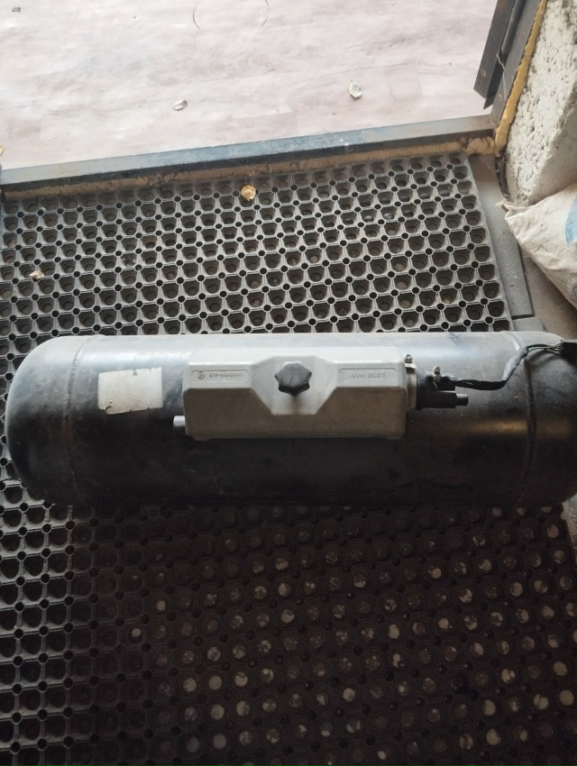 Продам резину Р15 185/65 10т руб.розумный торг.Газ баллон на...