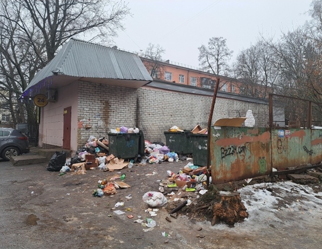 ‼ Очередное мусорное безумие в центре Курска. На этот ?...