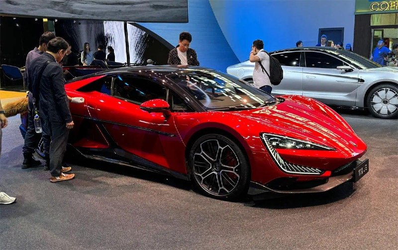 BYD на автосалоне в Пекине показала суперэлектрокар Yangwang U9 Xtreme мощностью 3 000 л. с.
Страш