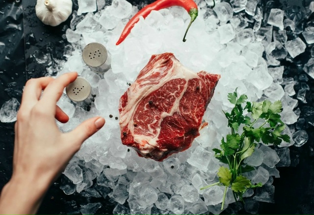 Настойчиво прошу разобраться Роскомнадзору в продаже ...