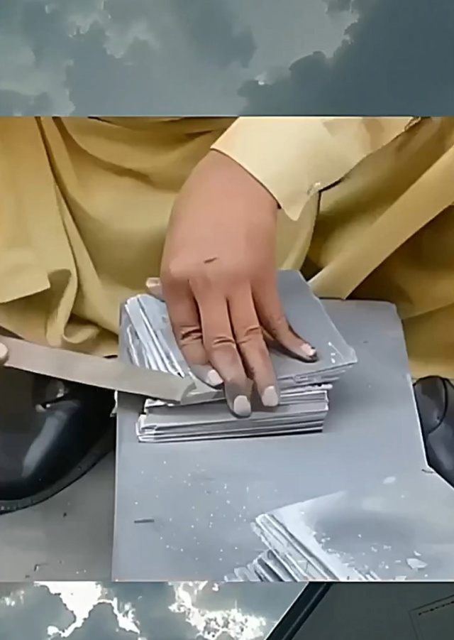 Все удивляюсь индусам. Делают из старых аккумуляторов ...