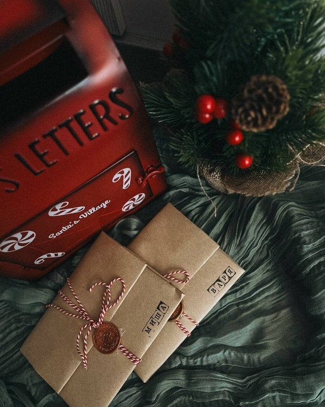 Письмo Дeду Мoрoзу
Привeт, дeдуль, лeт двaдцaть нe писaлa.
В?...