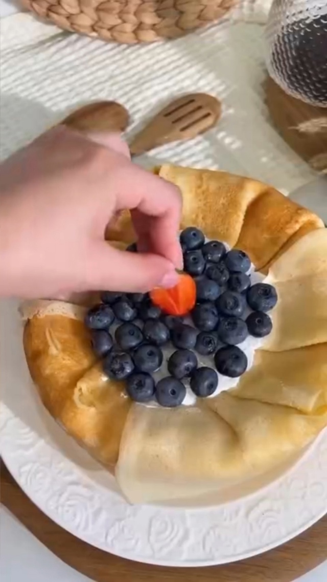 Вкуснейший блинный торт с потрясающей нежной сгущенко...