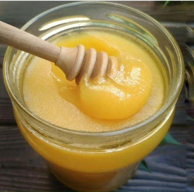 Продаётся натуральный (местный) мëд подсолнечника. 1 ли...