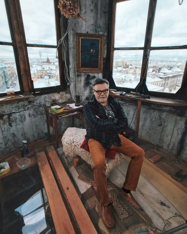 Находясь в гостях у Сергея Семкина, в башне с пятью угл?...