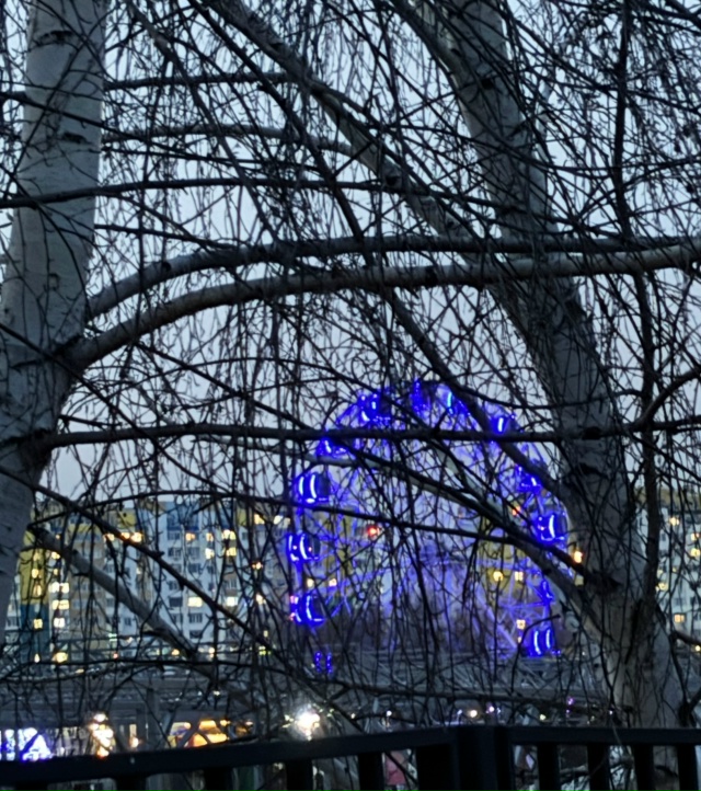 Набережная Спутника и в наступивших сумерках хороша!???...