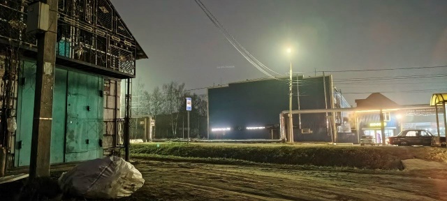 Не санкционированная свалка мусора и стоянка транспор...