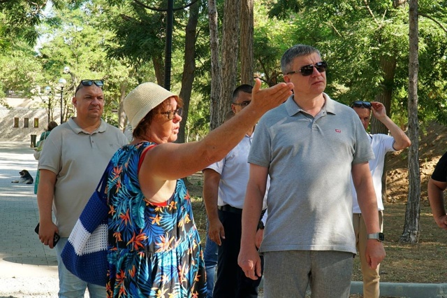 Со своим первым заместителем Антоном Новиковым и колл?...